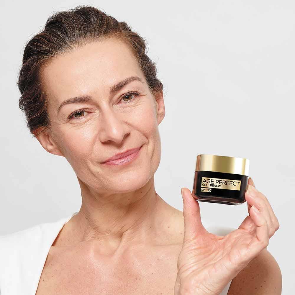 L'Oreal Paris Age Perfect Cell Renew Day Cream SPF 30 50ml - Image 3
